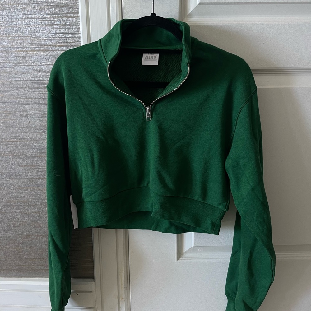 Aritzia Cropped “Airy” Sweater